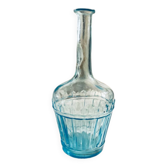 Bouteille bleue en verre