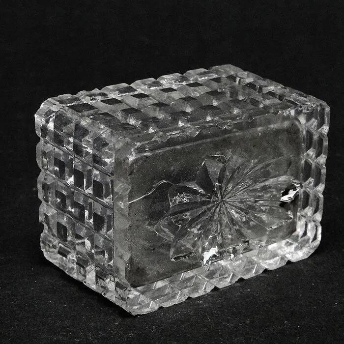 D5o art deco salt shaker