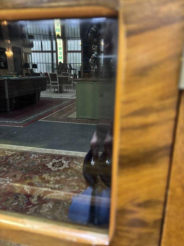 Petite vitrine art deco en noyer et placage