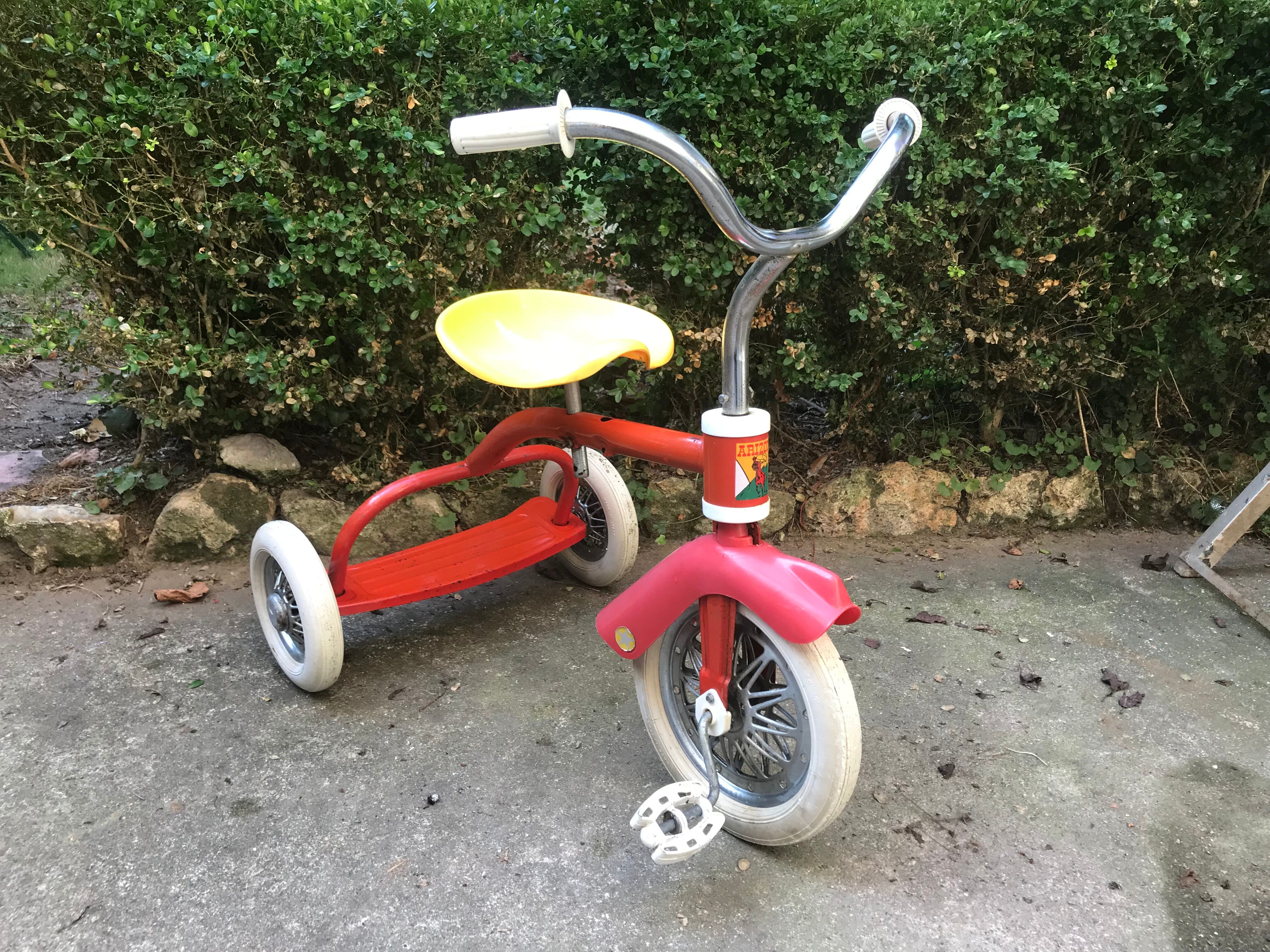 Trycycle vintage child