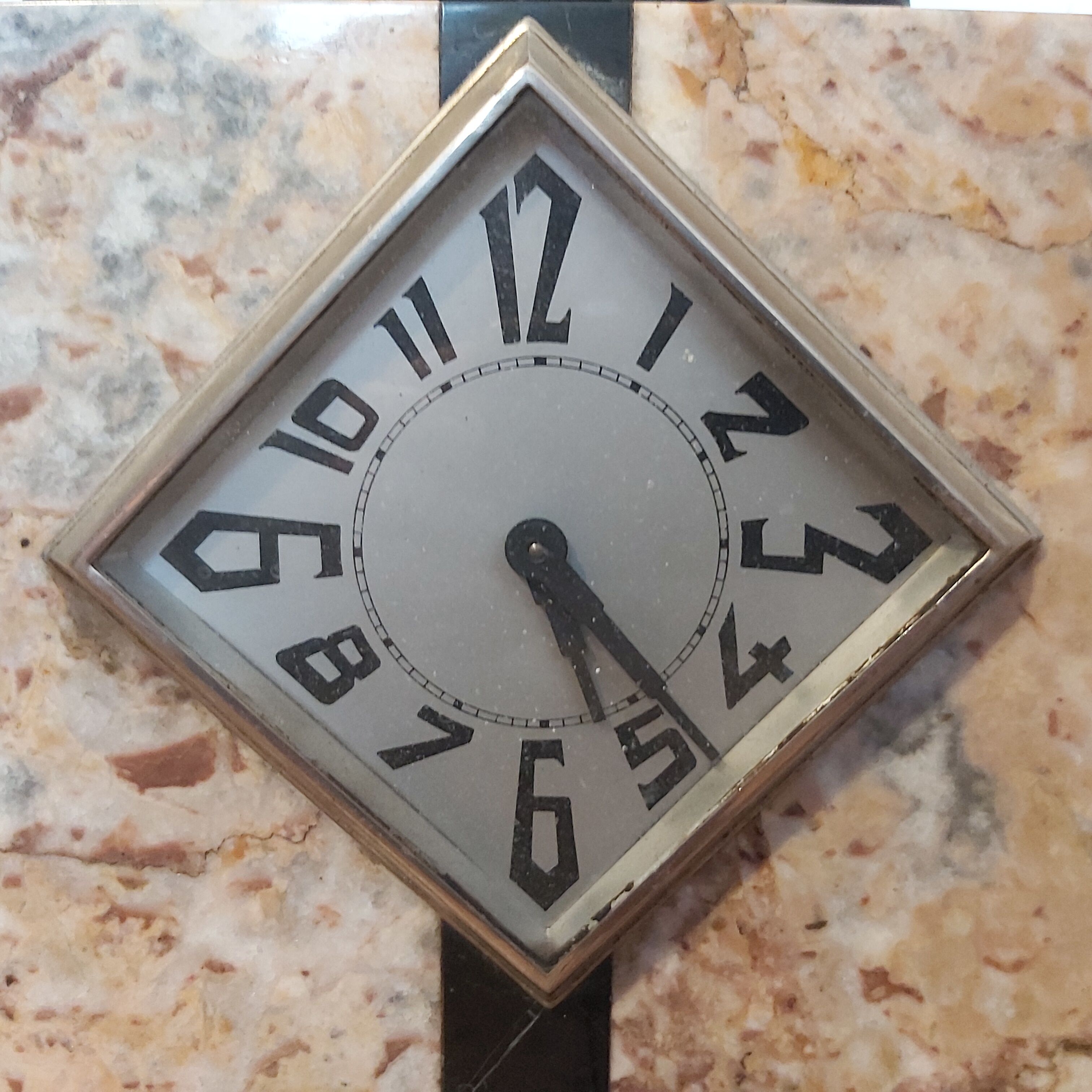 Marble clock and art-deco panthere