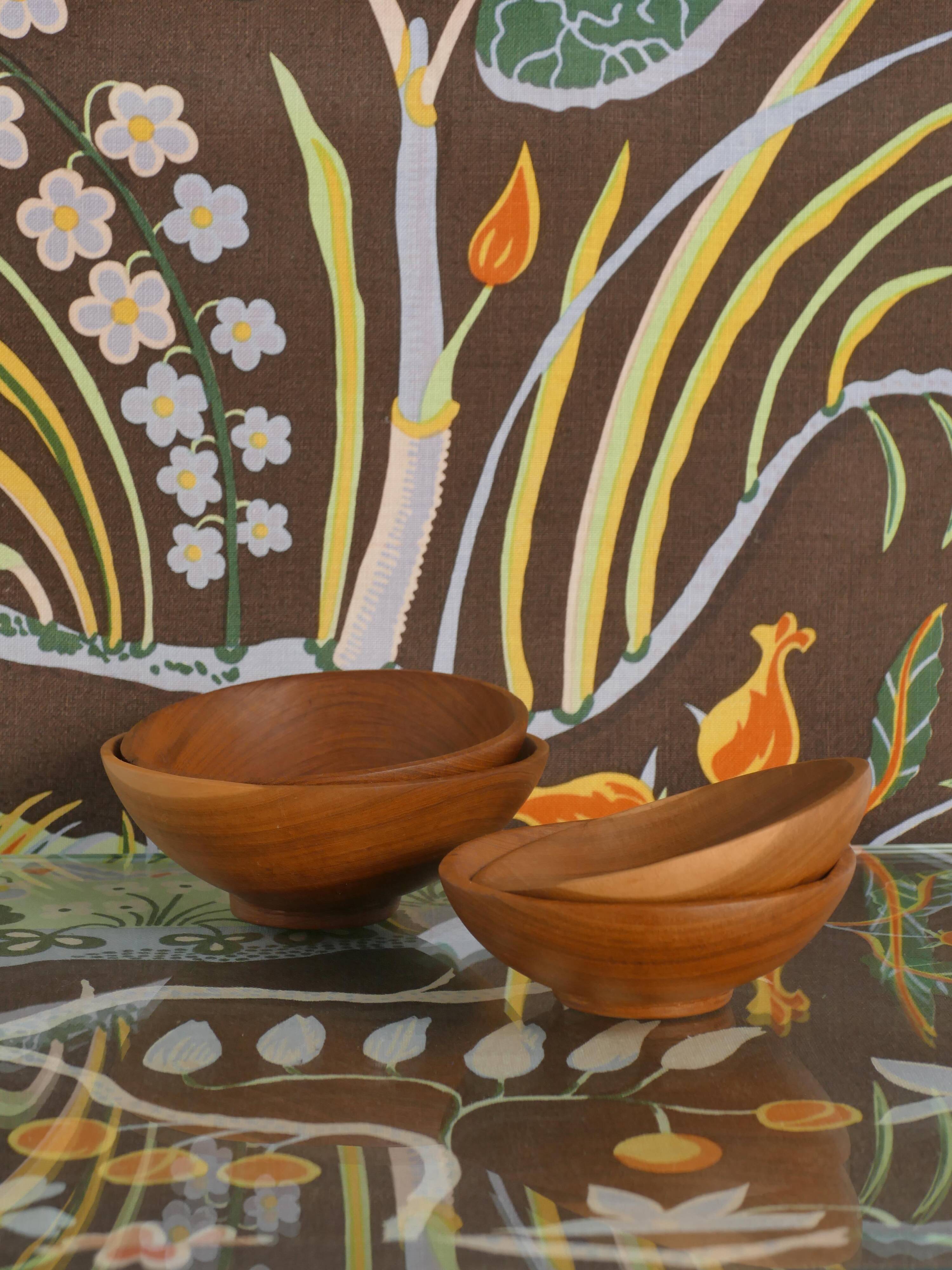 Handmade Akacia Wood Bowls, Set of 4