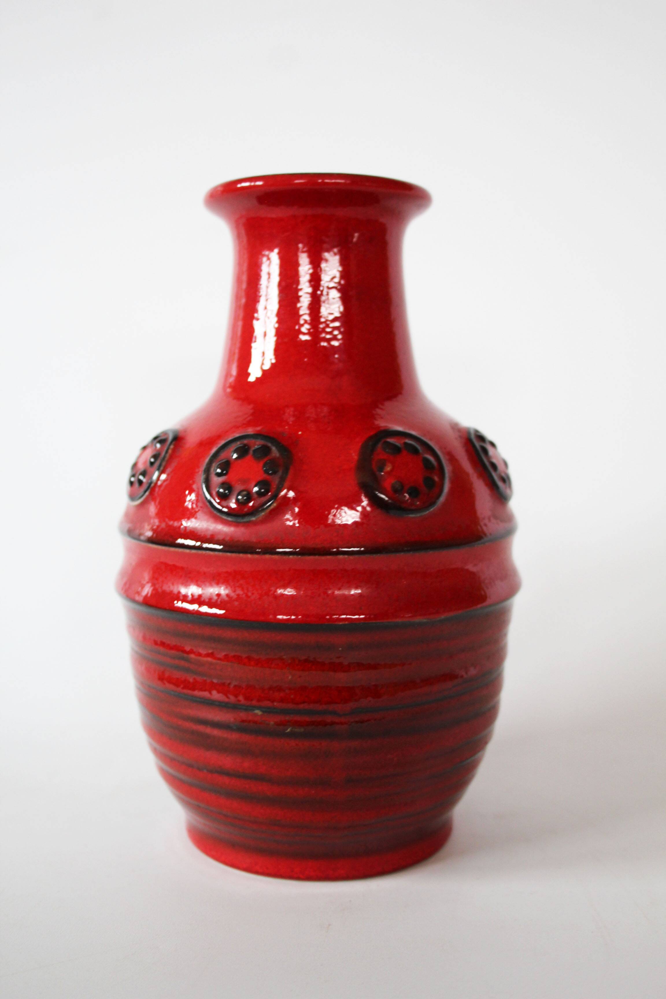 Vintage Vase en céramique rétro milieu du siècle, Allemagne, rouge