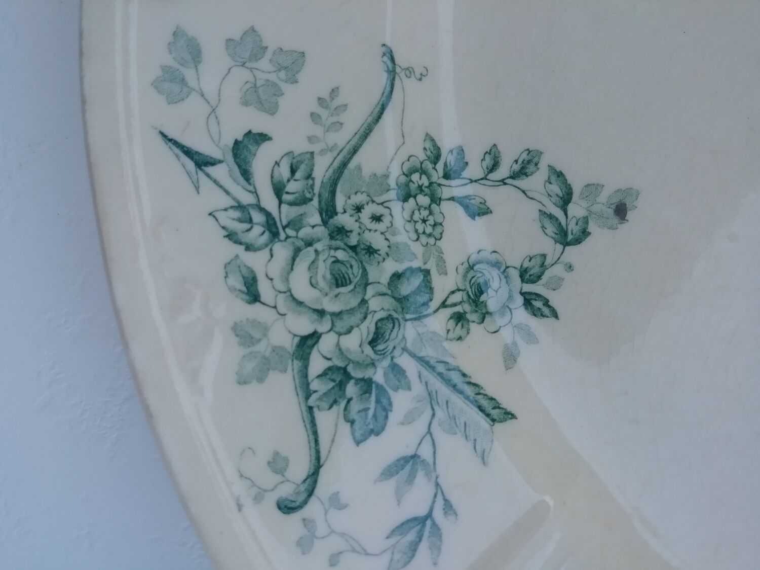 Pair of Gien iron earth plates