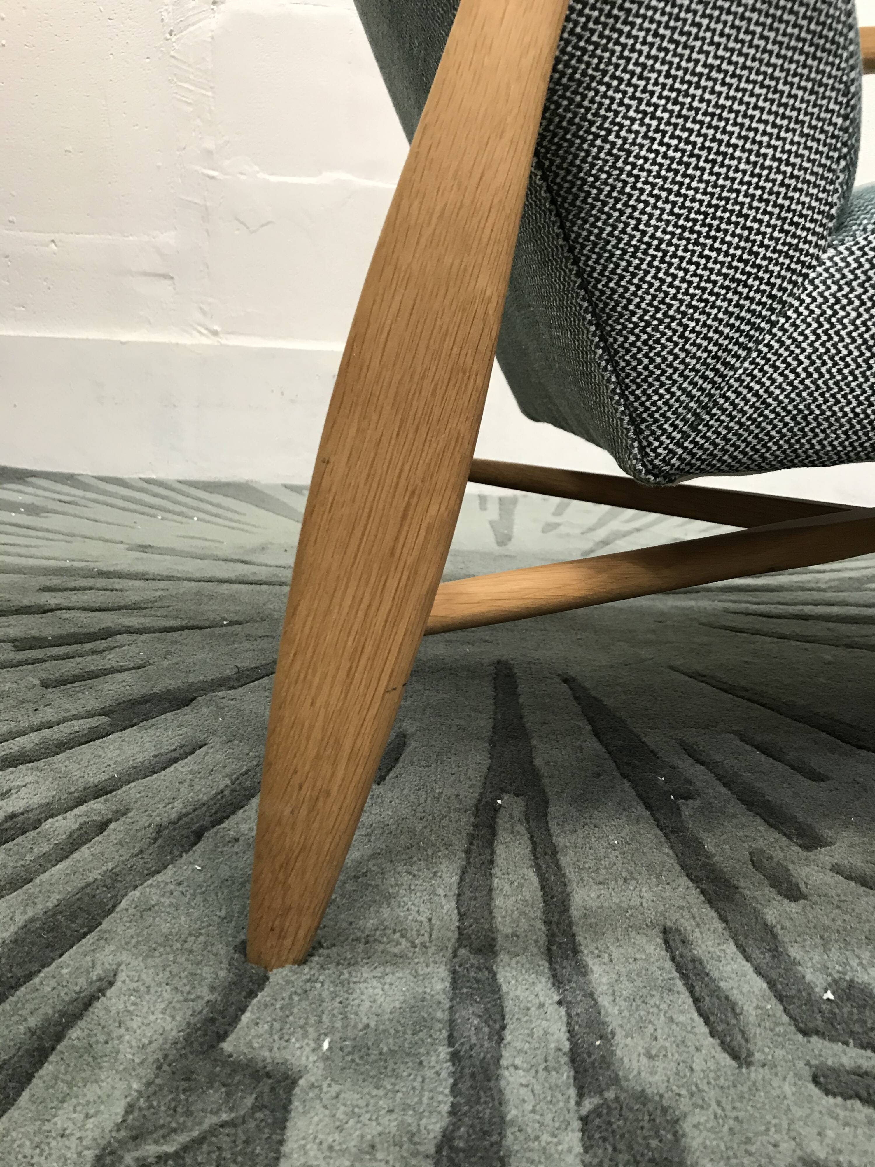 Floating zag celadon Red Edition chair