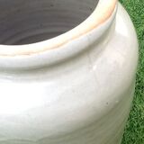 Model Old pot in varnished sandstone