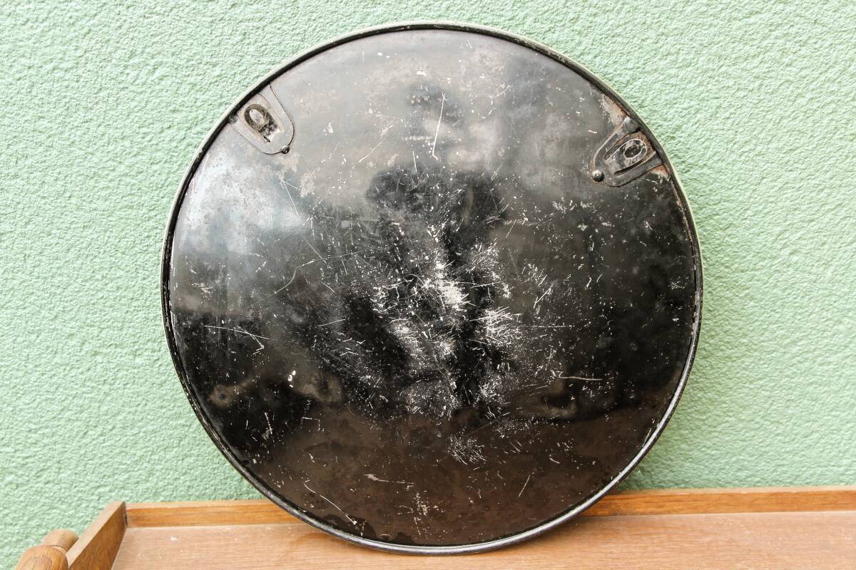 Impressionist portrait on sheet metal, elegant