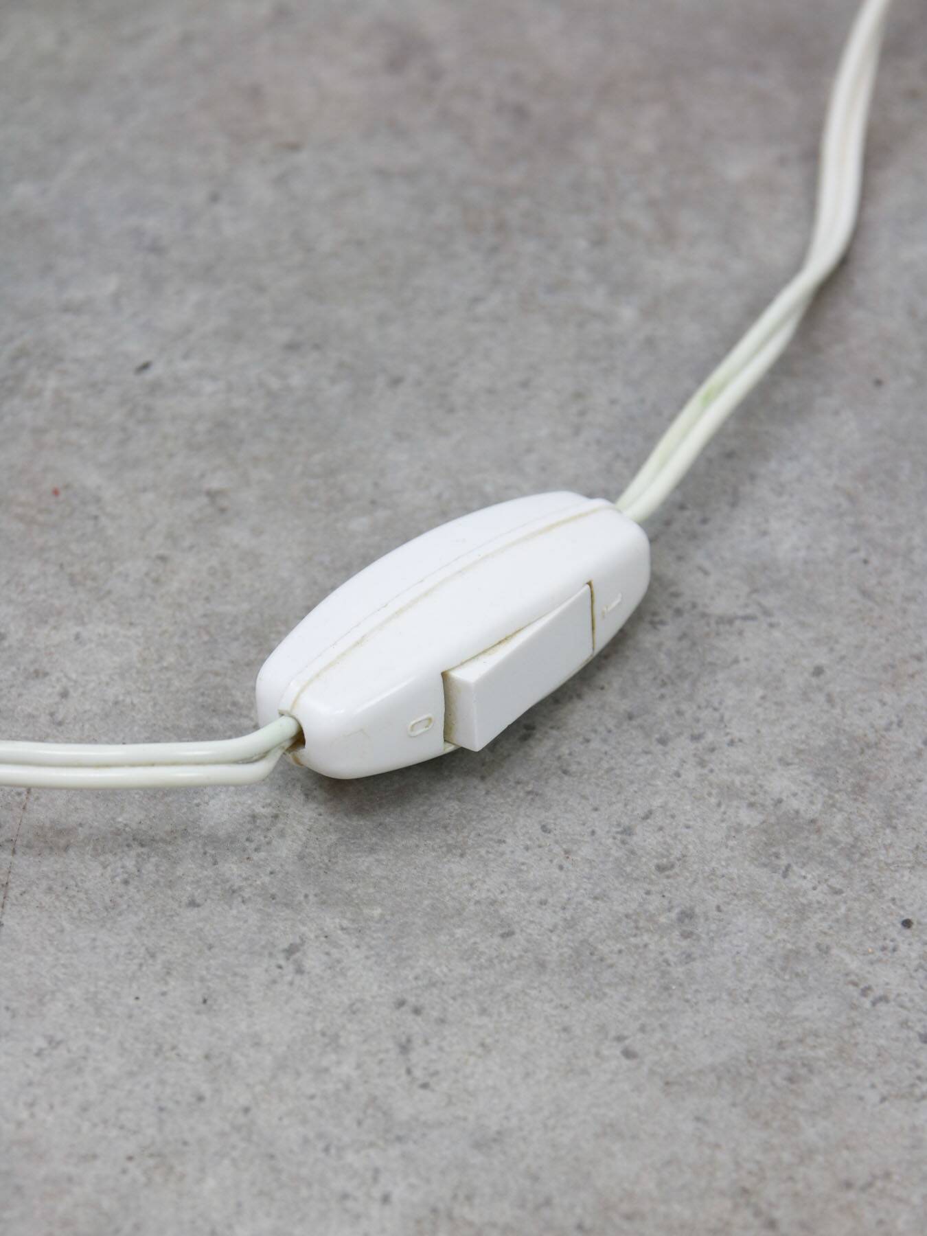 Mid-century Italian Floral Table Lamp in Ceramic and Opaline