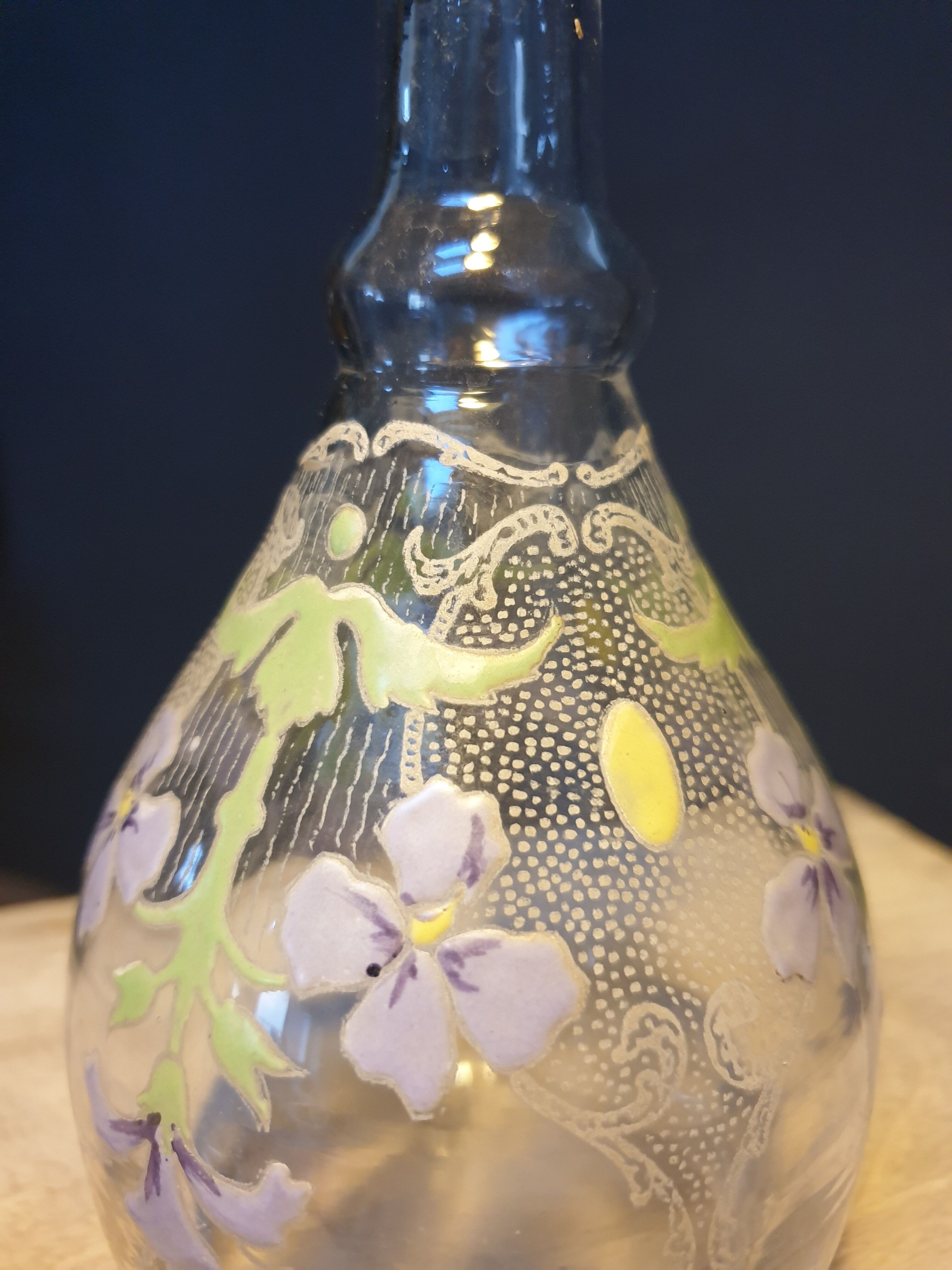 Enamelled glass liquor service