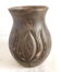 Vase en terre à motifs ciselés de Hongrie
