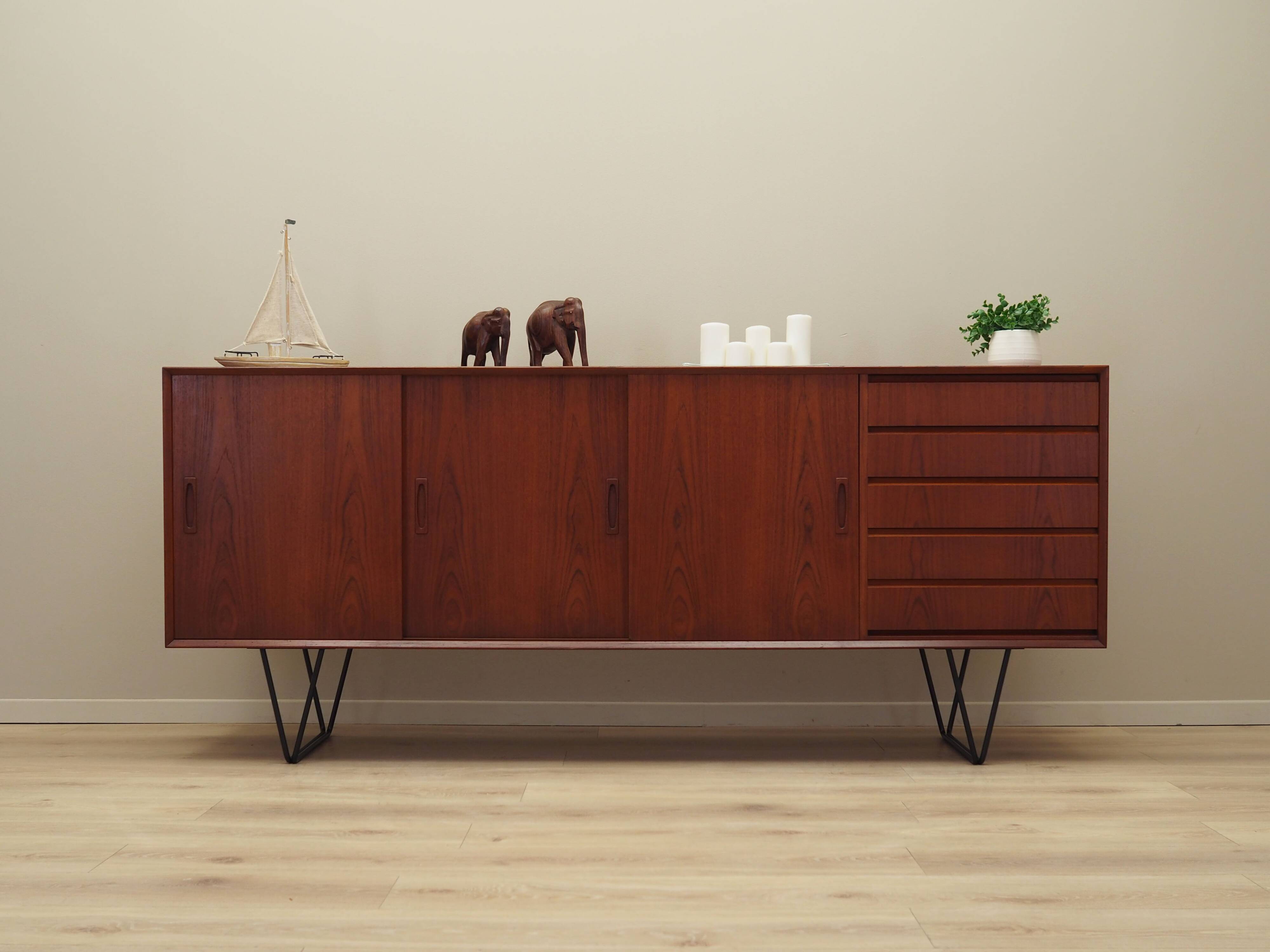 Buffet en teck, design danois, années 1970, production : Danemark