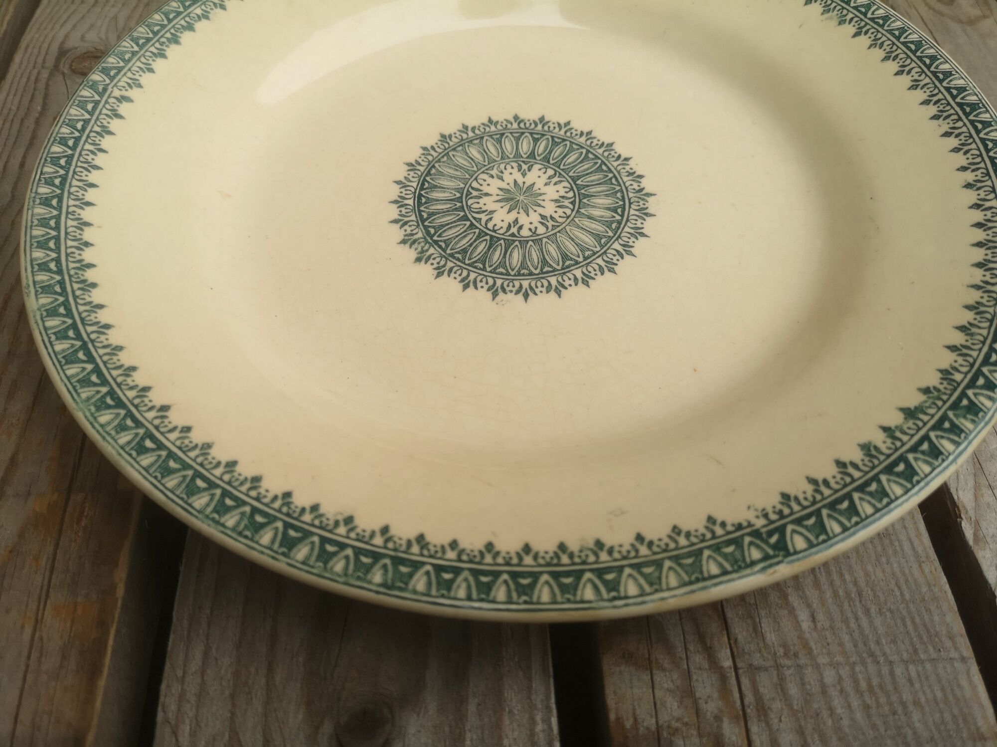 Plate old Terre de Fer Creil and Montereau Collection English