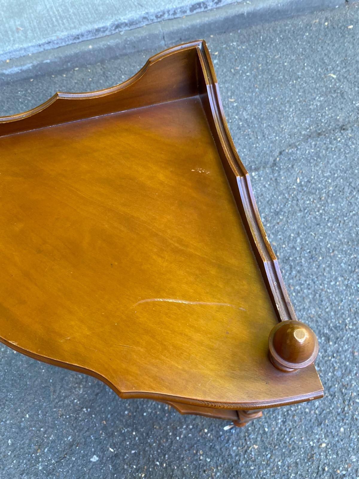 Corner shelf with 2 levels in wood