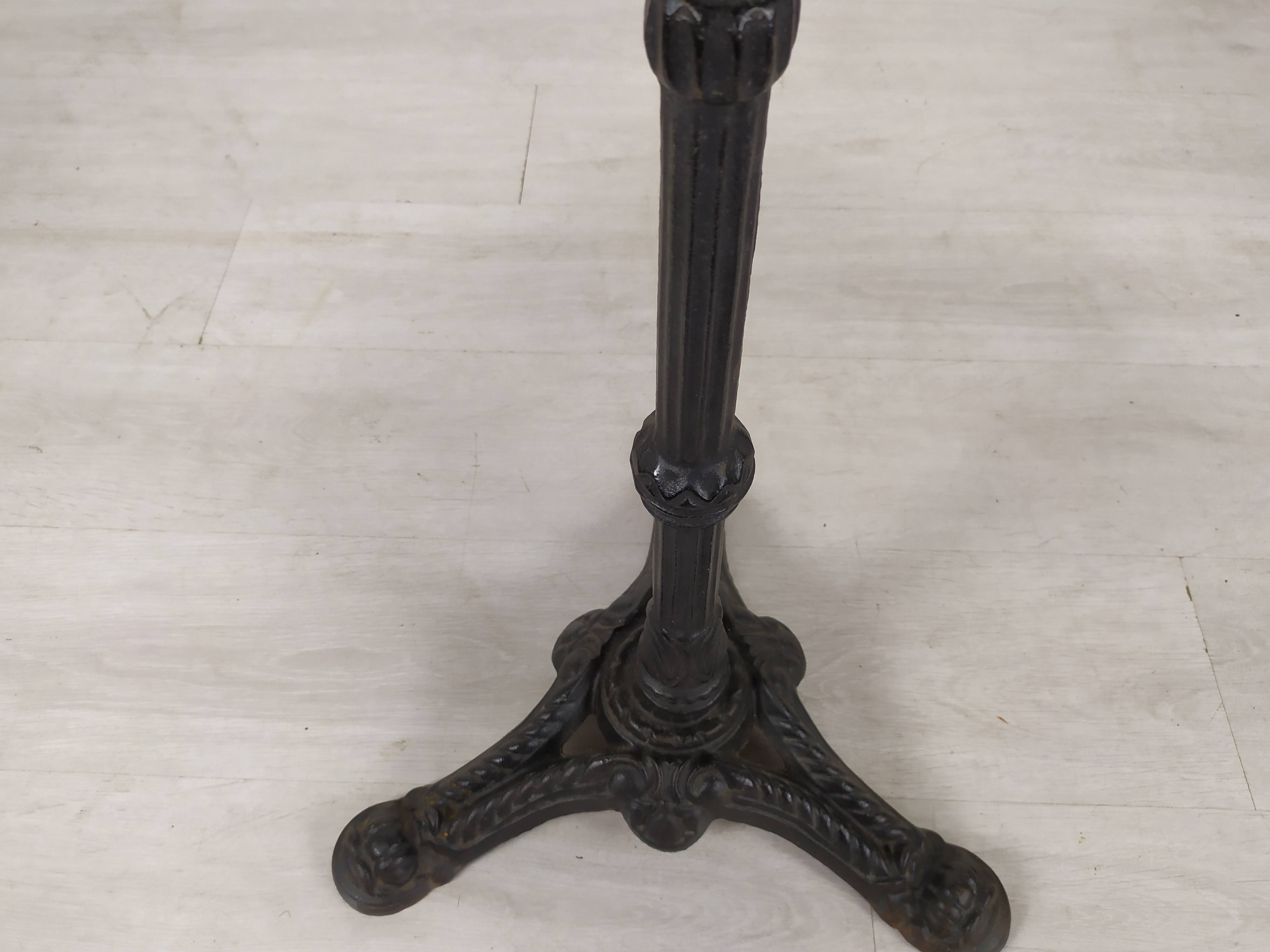 Pedestal table marble bistro