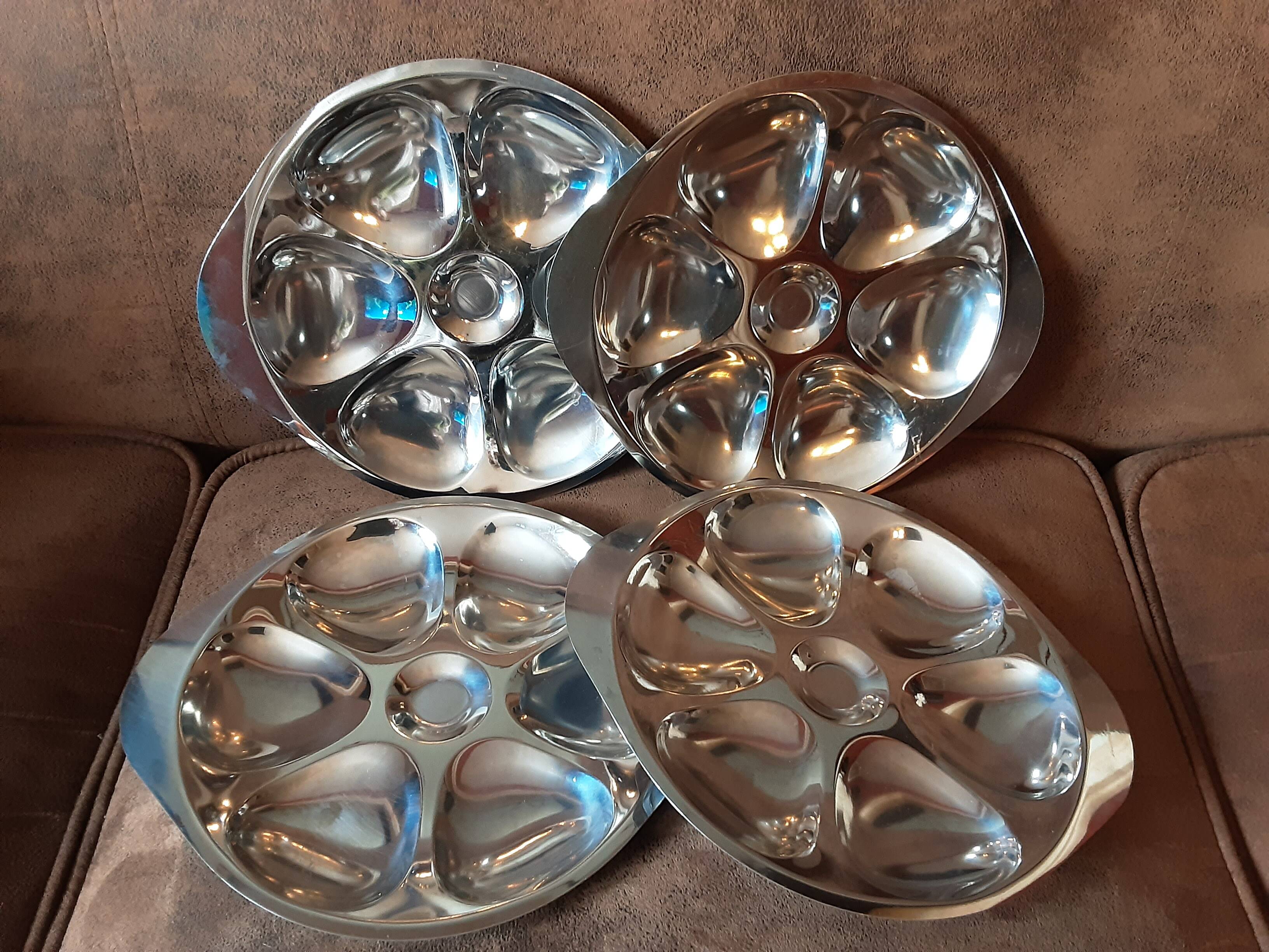 Set of 4 metal oyster plates