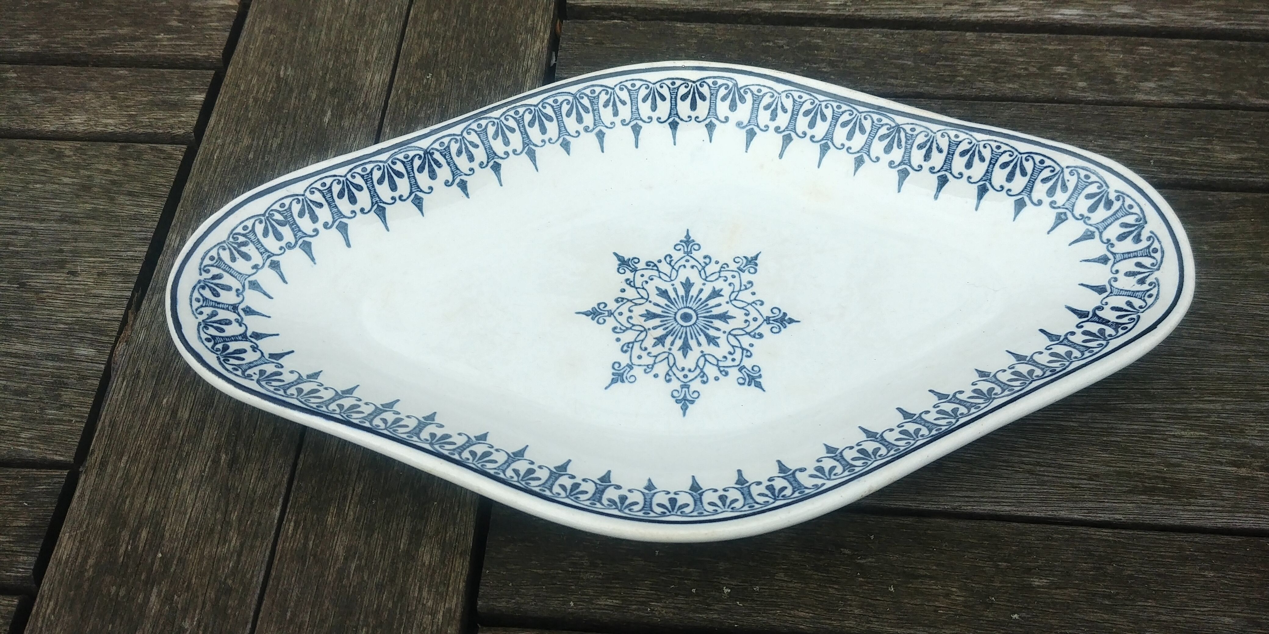 Ceramic dish from St Amand Primax blue