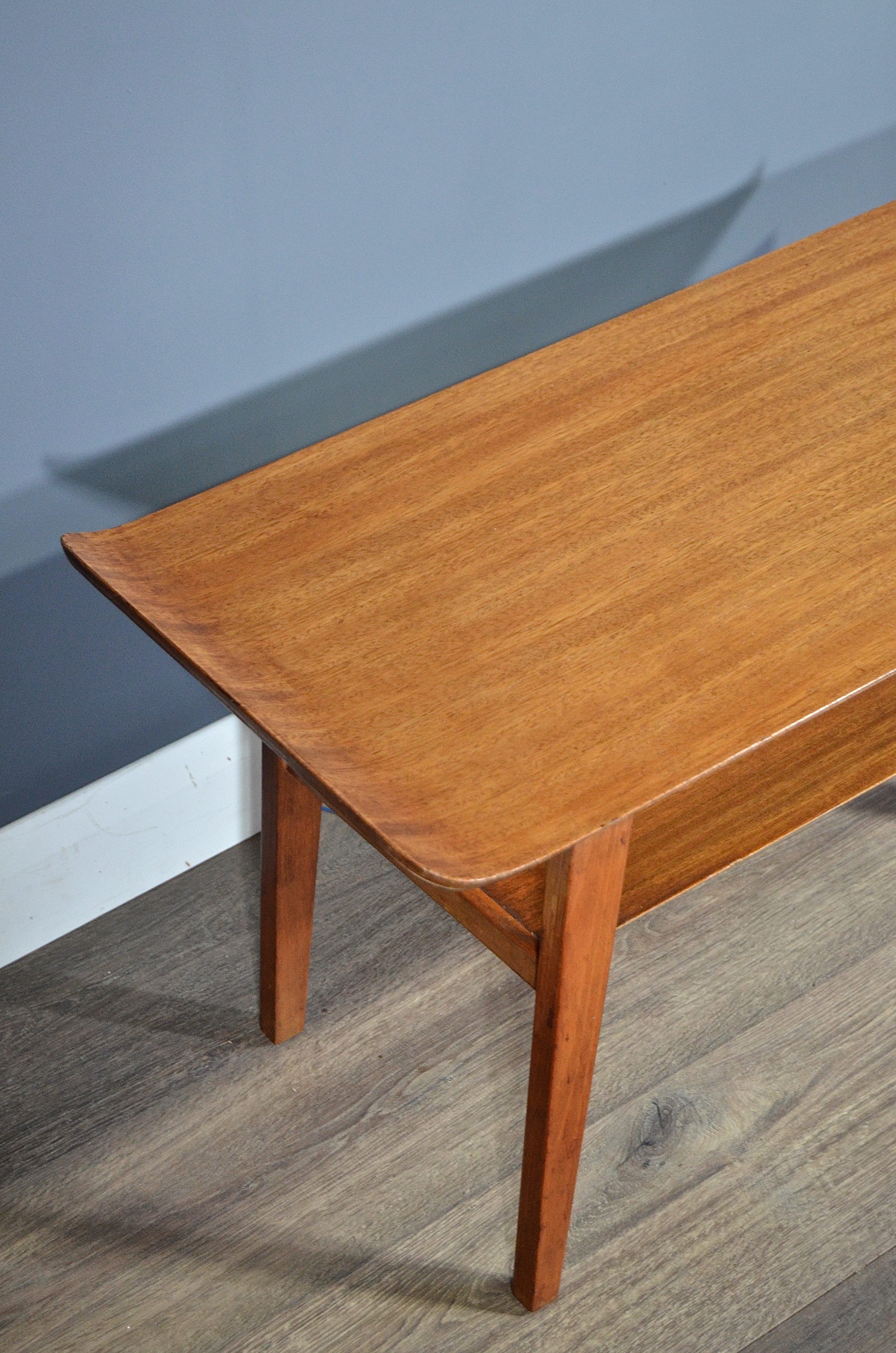 Coffee table par Myer, UK