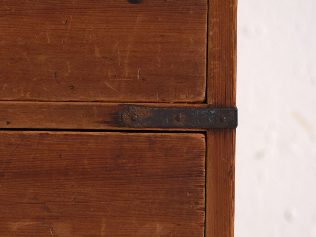 Small Japanese tansu with three drawers – Meiji Period (c. 1890–1926)