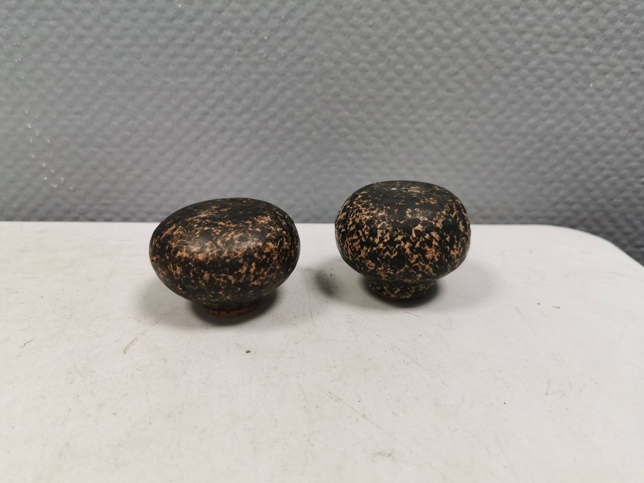 Ceramic salt and pepper set. Danish, estimated to be from the 1980s.