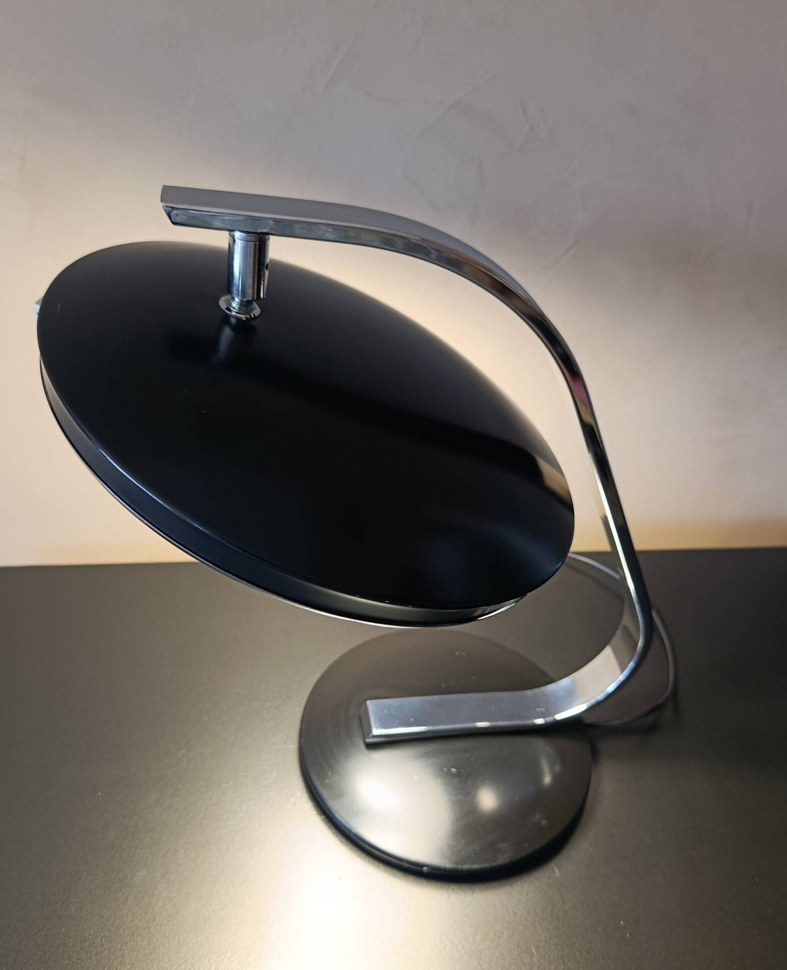 FASE 520C – Lampe design vintage espagnole – Années 70 – Noir & chrome