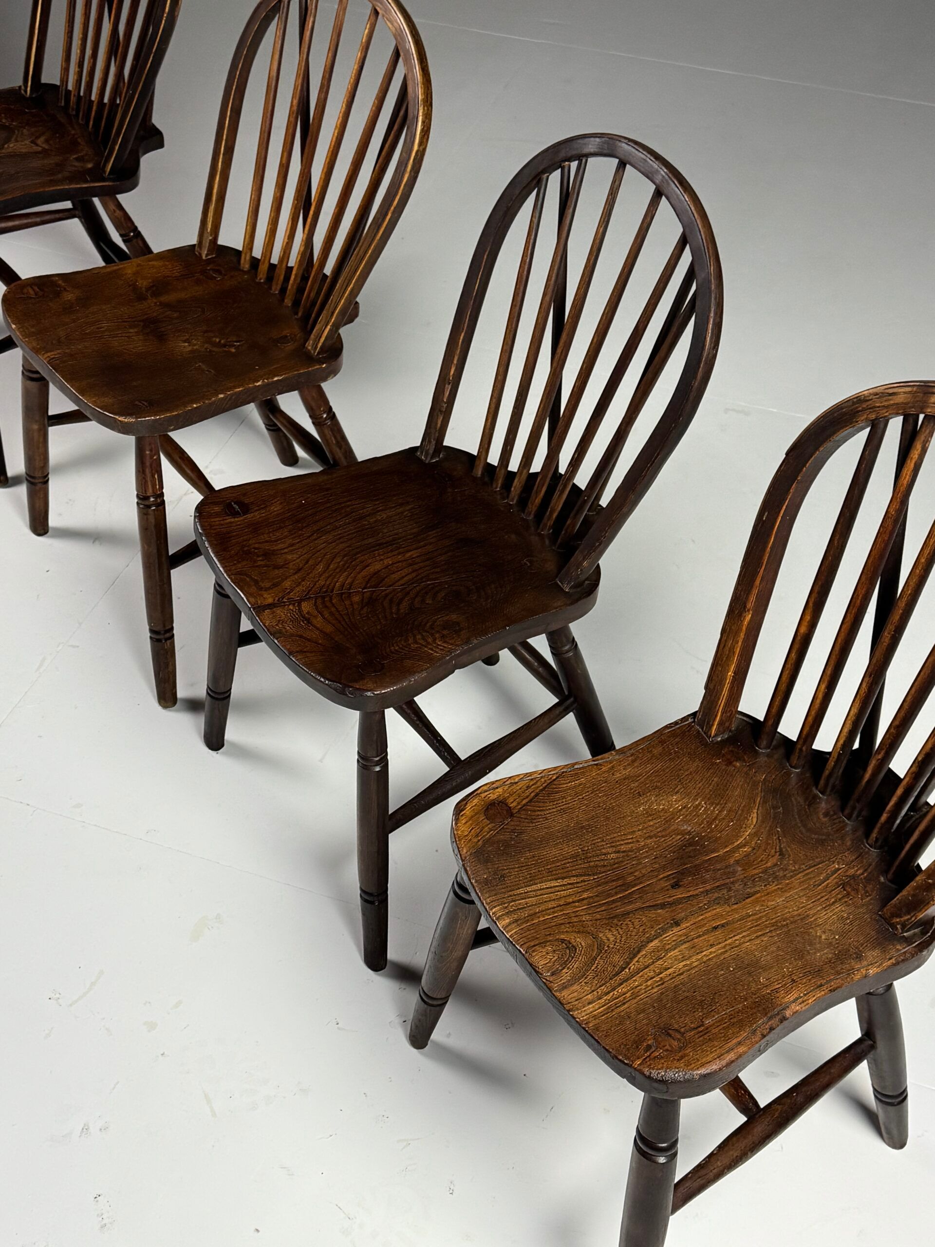 Set of 4 Windsor dining chairs