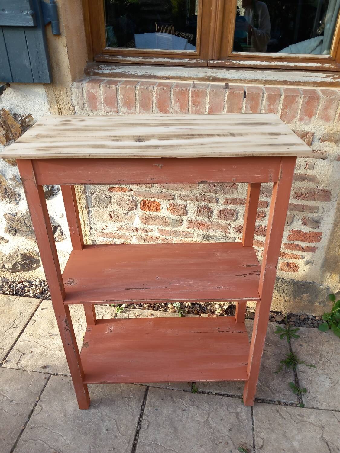 Old furniture/shelf on legs