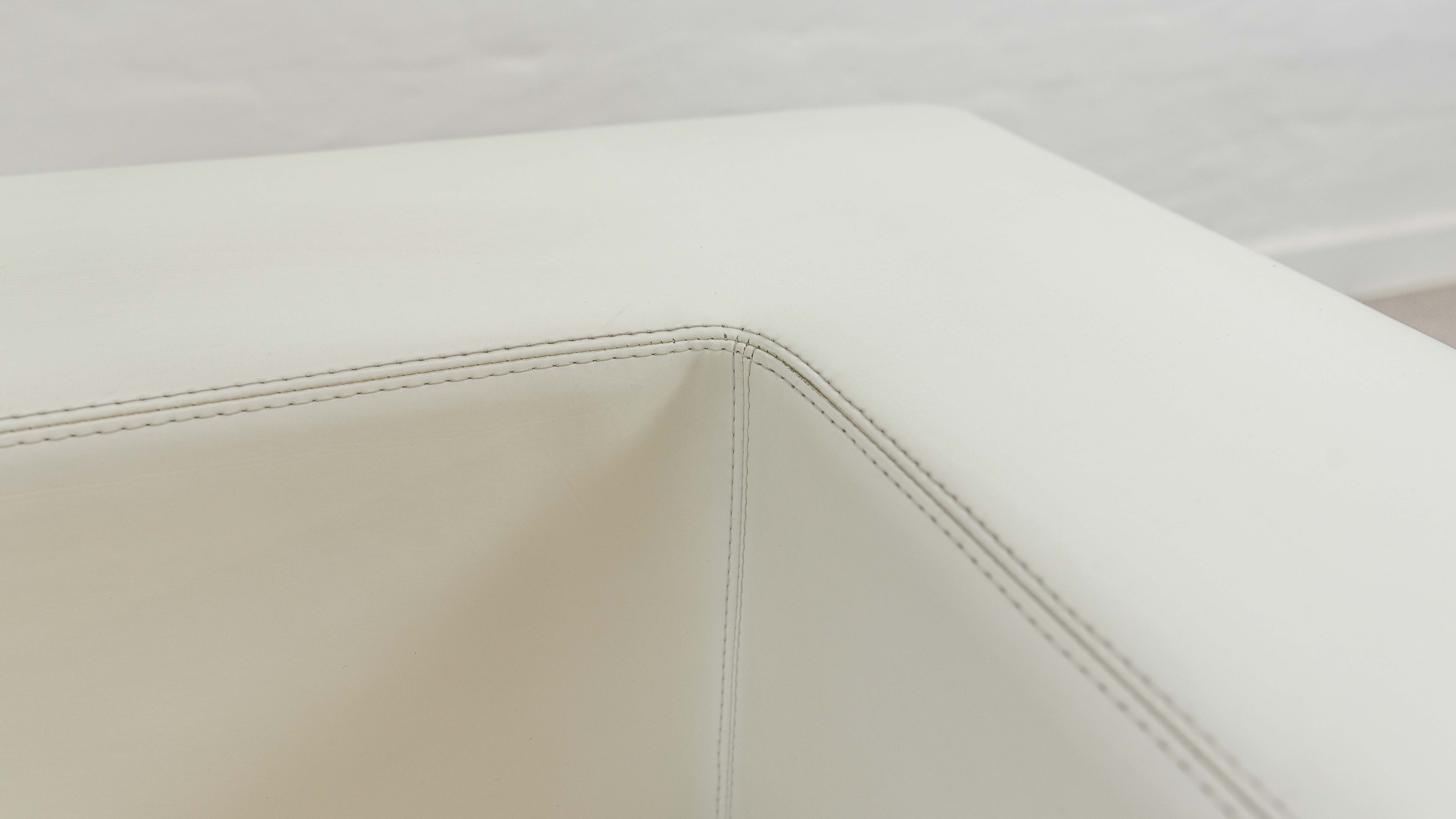 Pair of vintage Throw Away Armchairs by Willie Landels for Zanotta, white Vinyl