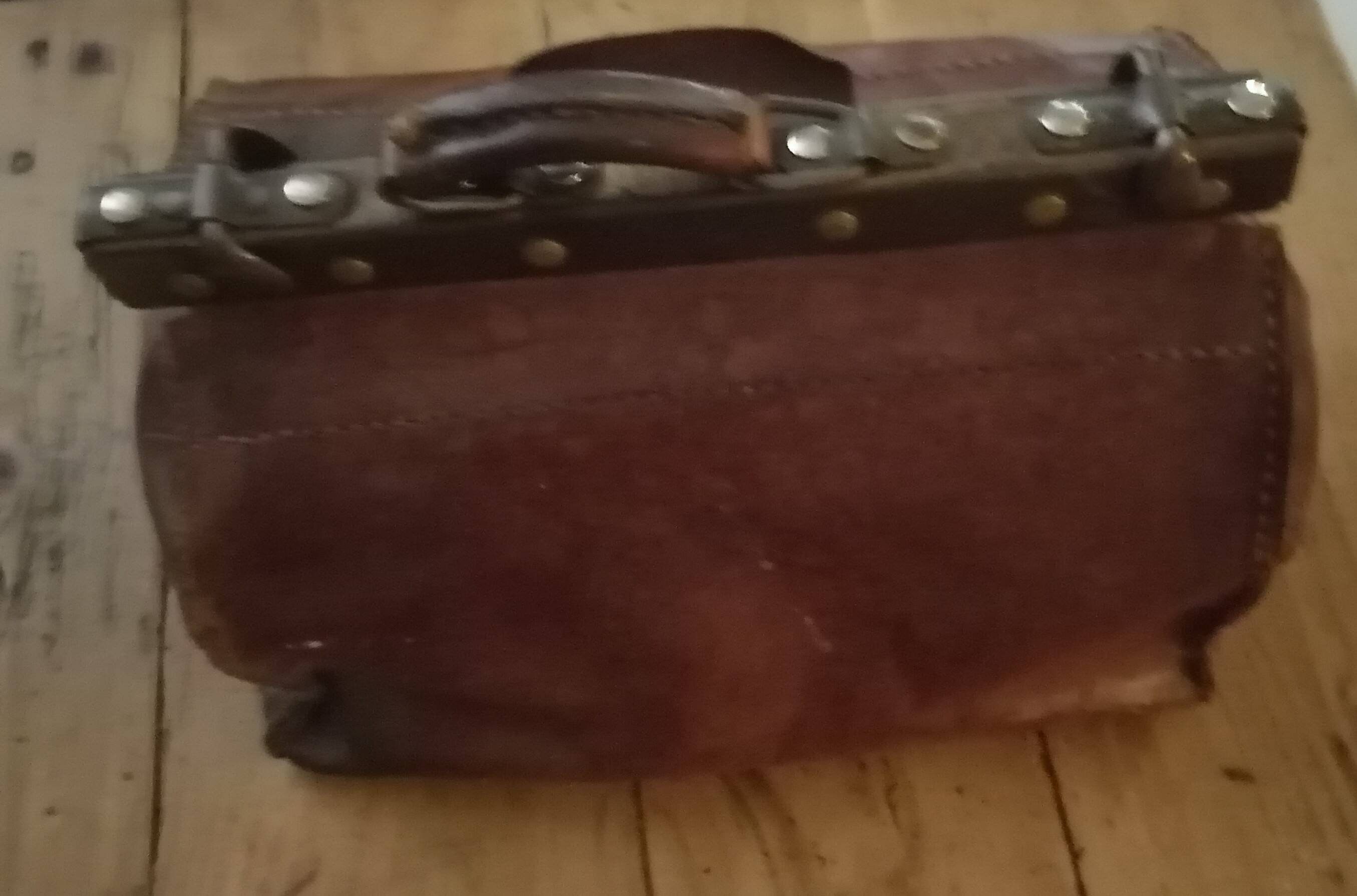 Leather doctor's bag