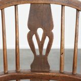 Antique English lowback Windsor chair with beautiful patina