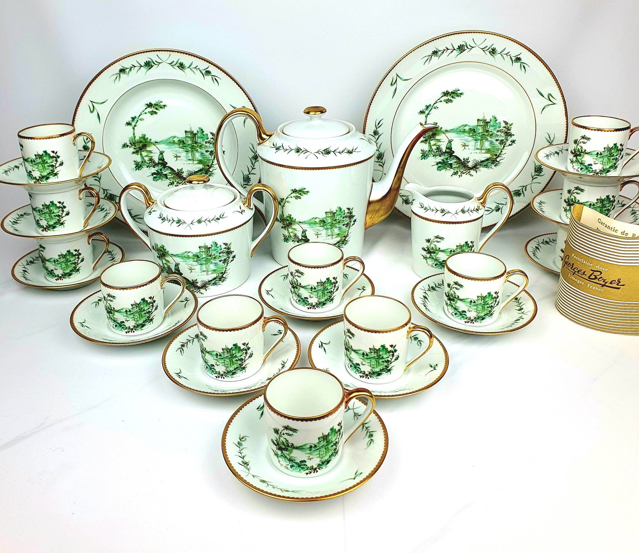 Service à café neuf, georges boyer , modèle " vieux marseille", 29 pieces.
