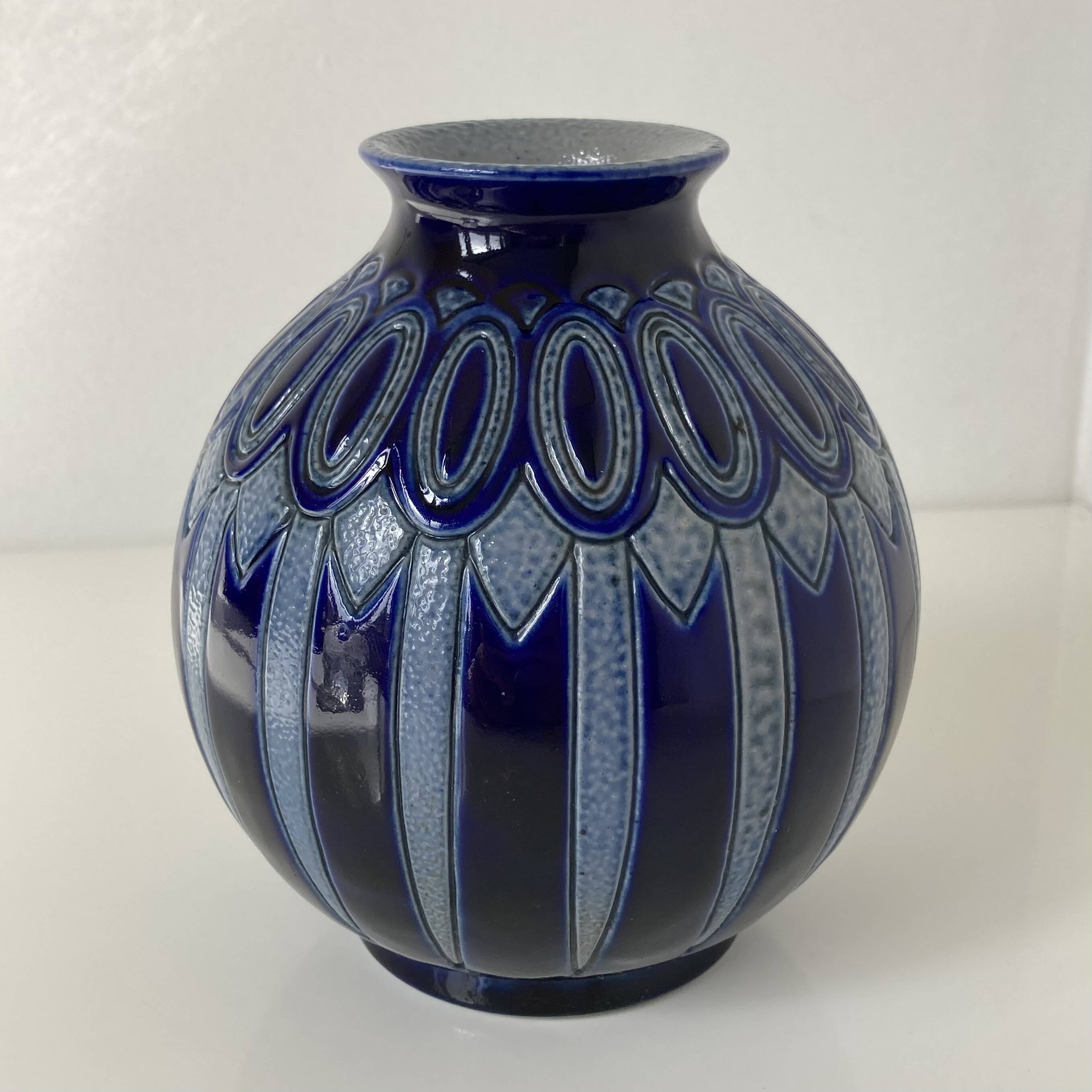 Vase boule d’époque Art Déco en grès d’Alsace par Hubert Krumeich-Remmy