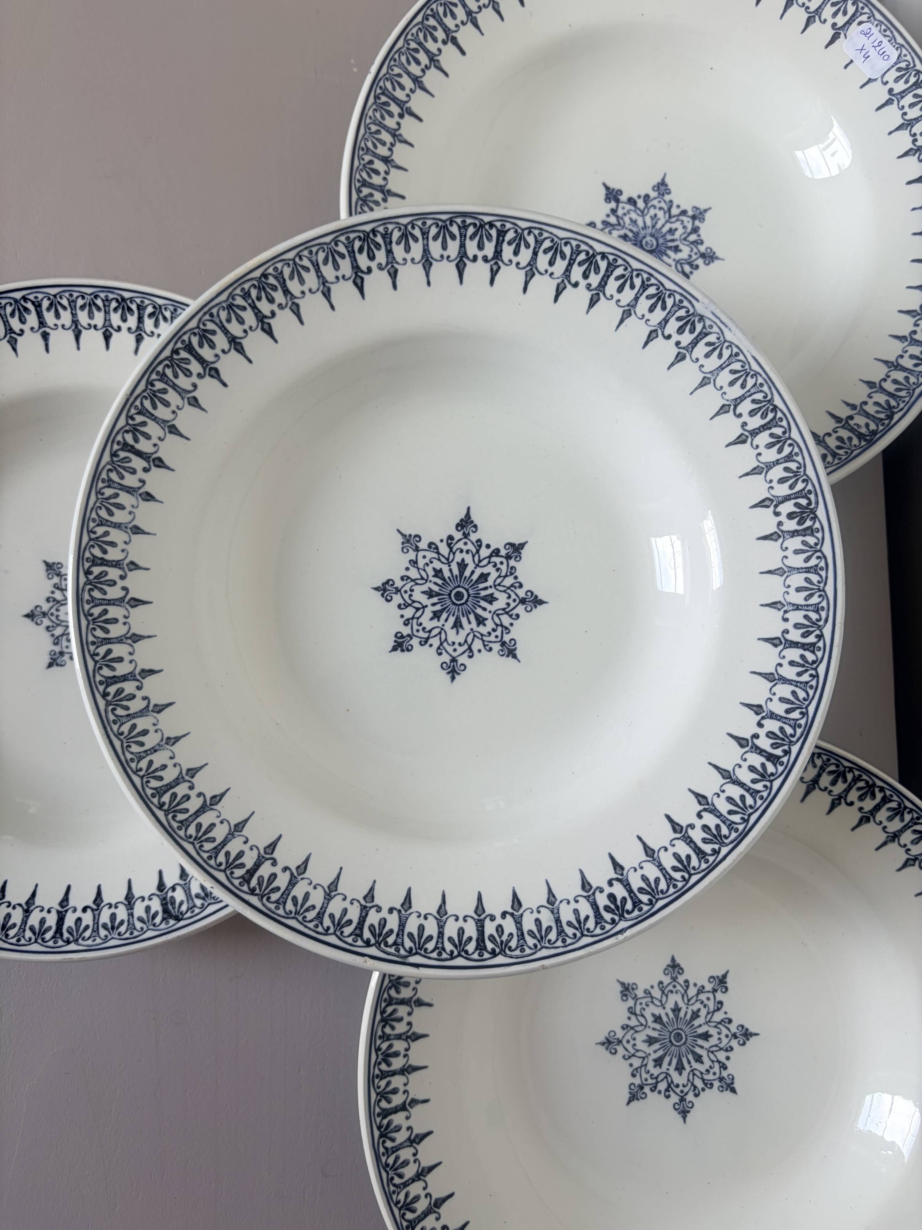4 deep plates from St Amand model Primax 211240