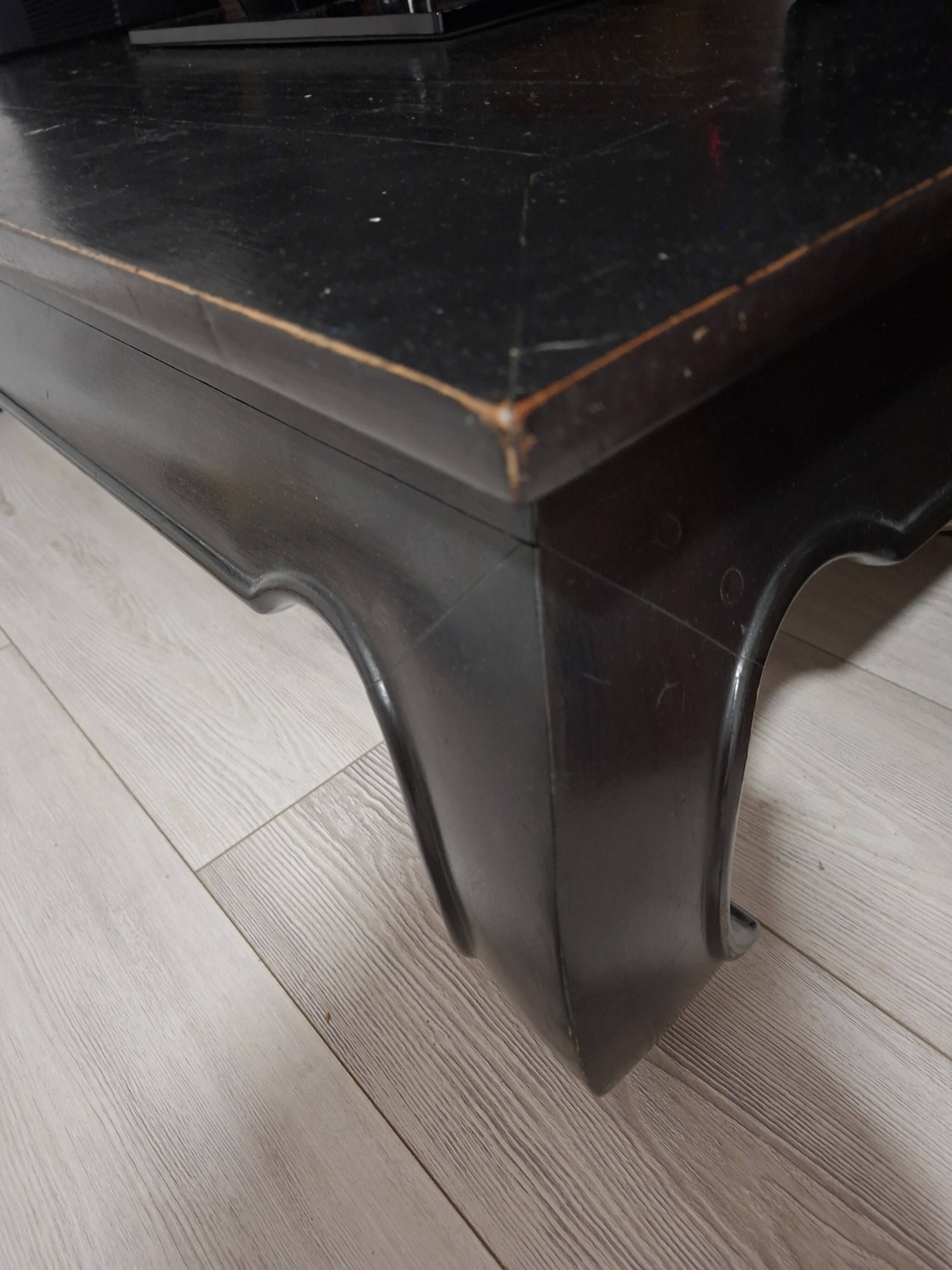 Opium table
