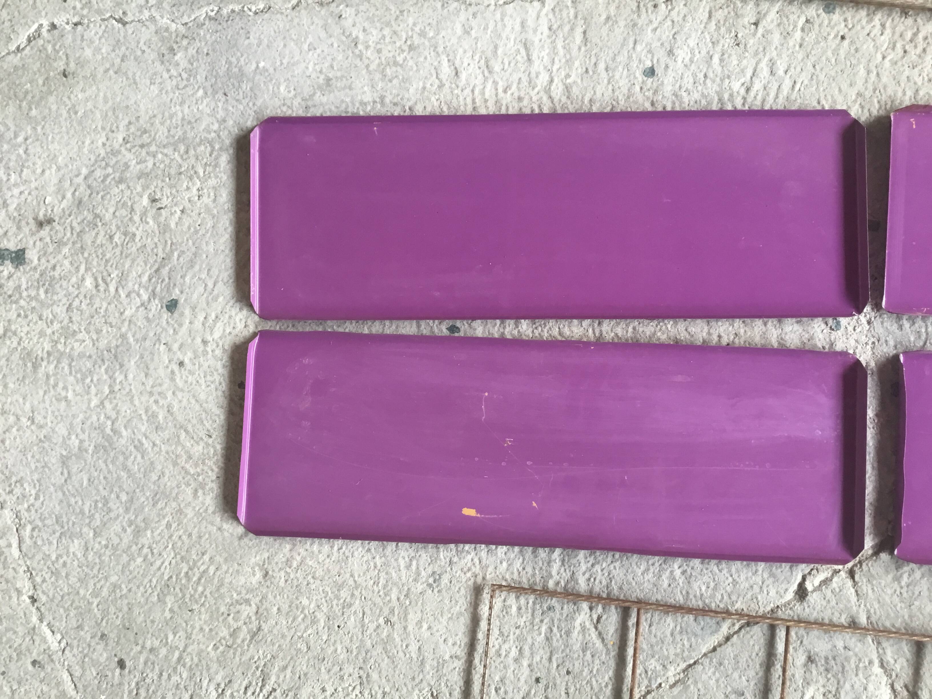Metal string shelf - 4 purple shelves - vintage 1960