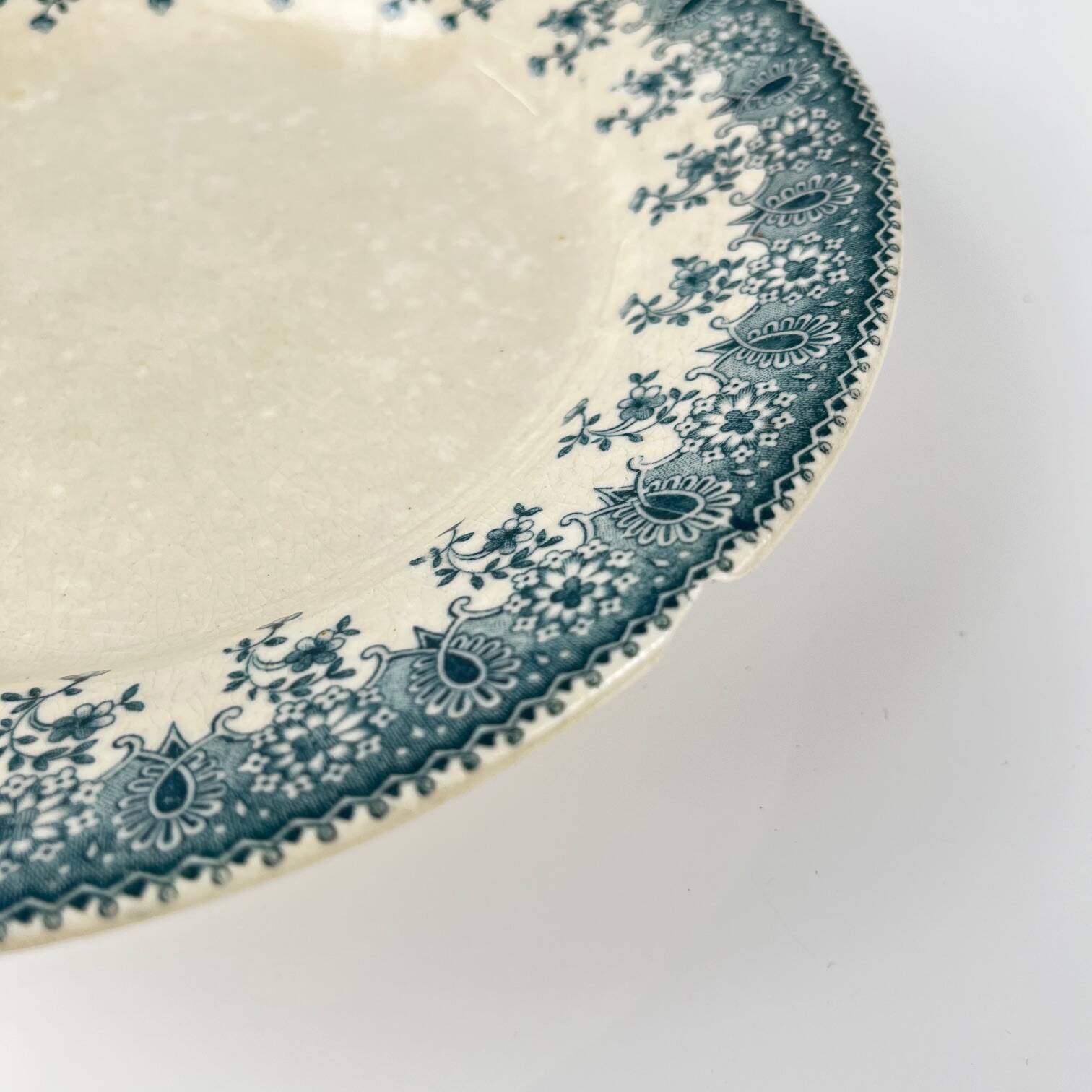 Low fruit bowl in blue iron earth, Jules Etienne, Paris, 19th century.