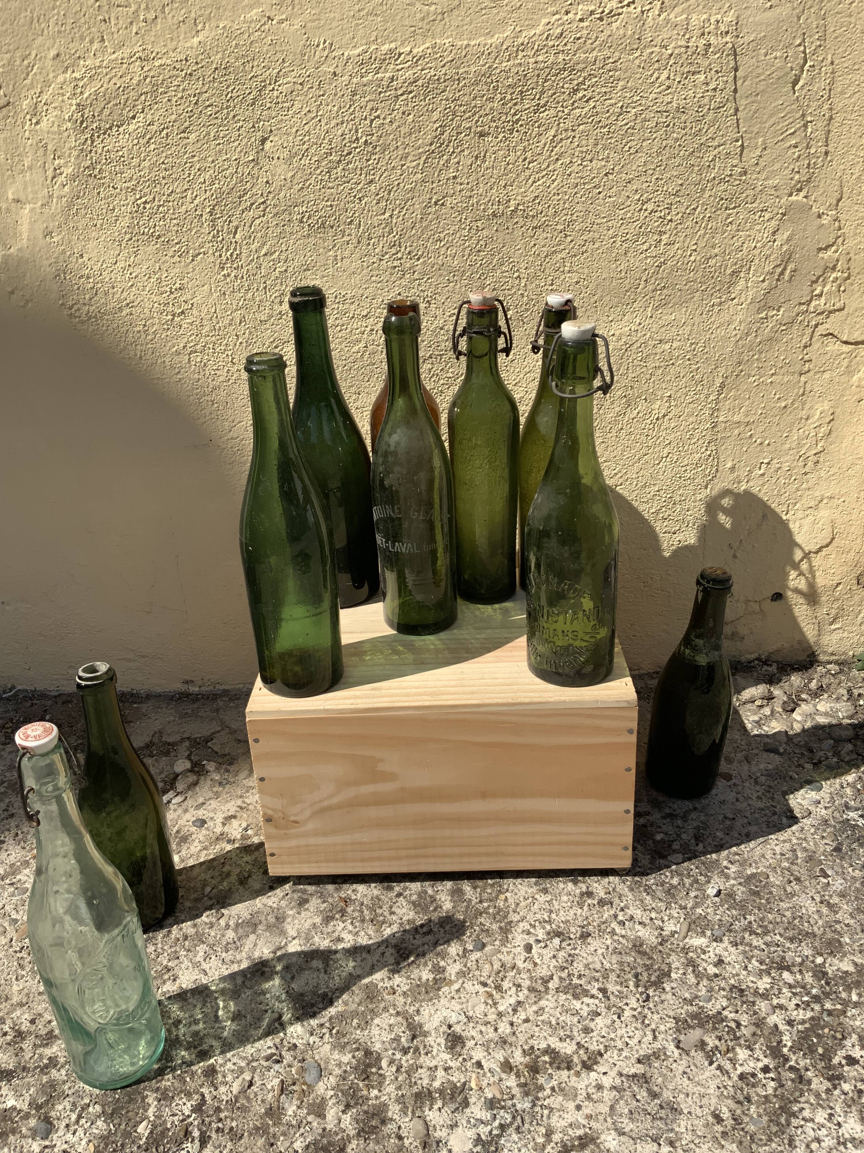 Lot 10 old bottles in blown glass deco bistro bar wine lemonade beer