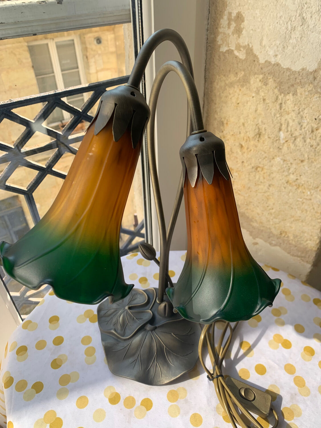 Antique table lamp Water lily