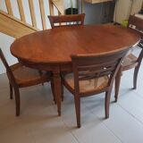 Table à manger ovale et 4 chaises