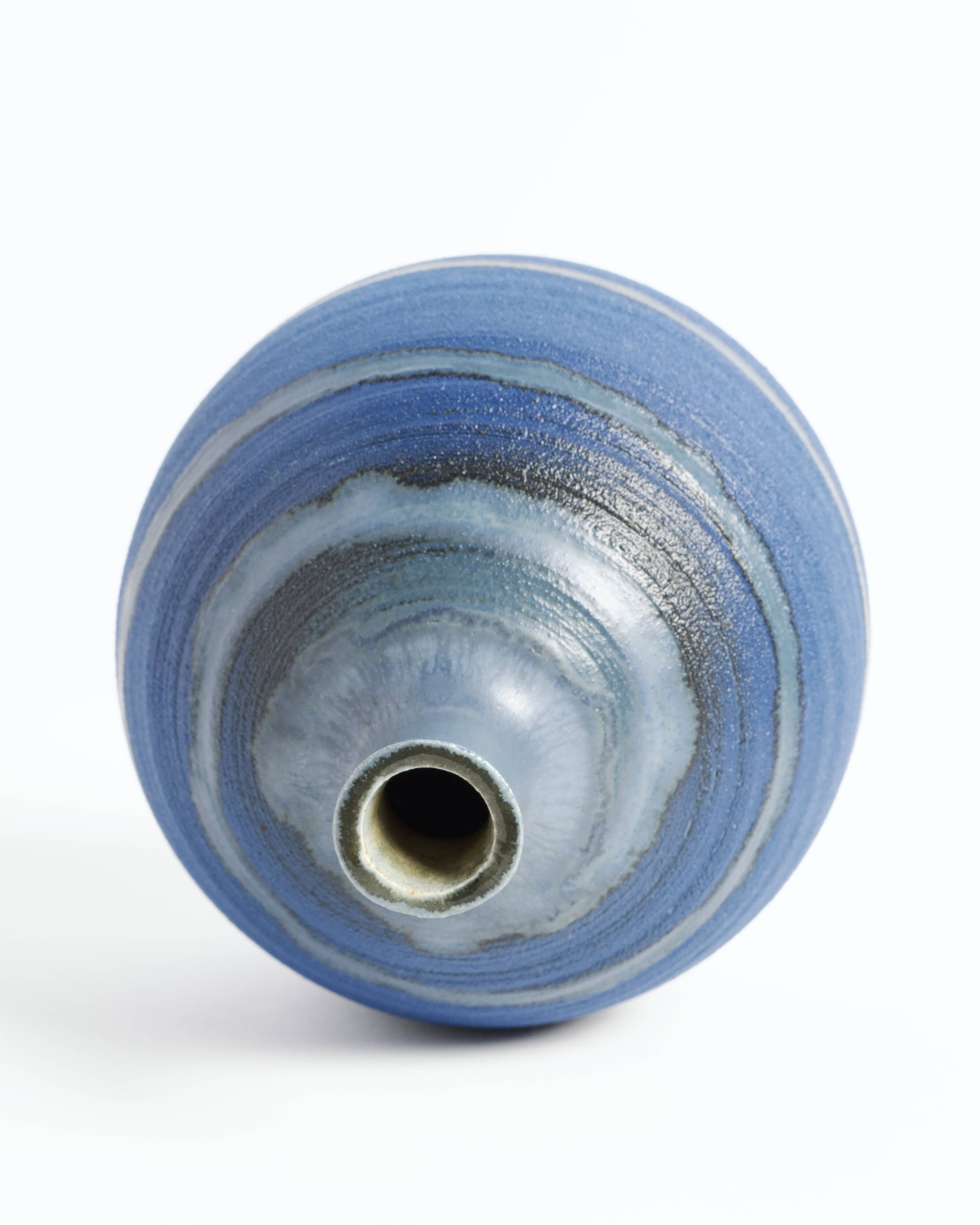 Andō Hironobu, Ceramic vase