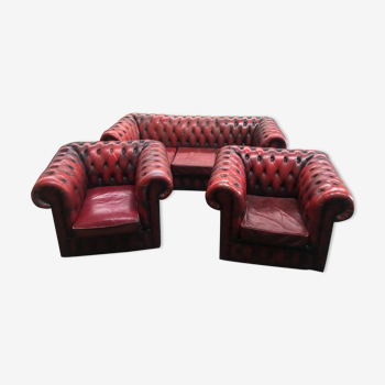 Chesterfield garnet sofa 3 seats and 2 armchairs