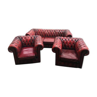 Chesterfield garnet sofa 3 seats and 2 armchairs
