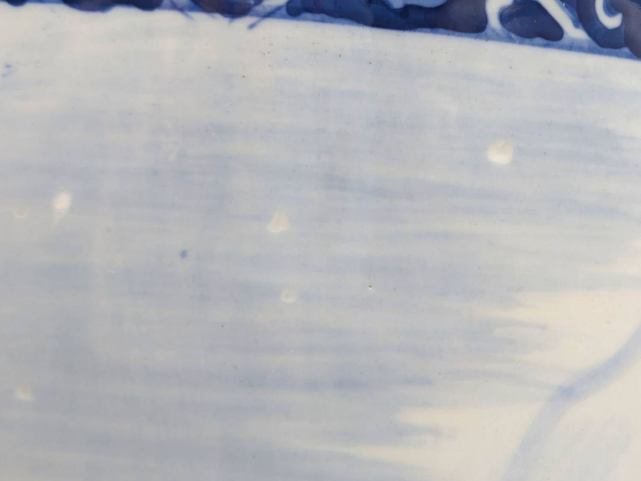Porte-parapluies en porcelaine bleue et blanche, décor de paysage, années 1970-1990