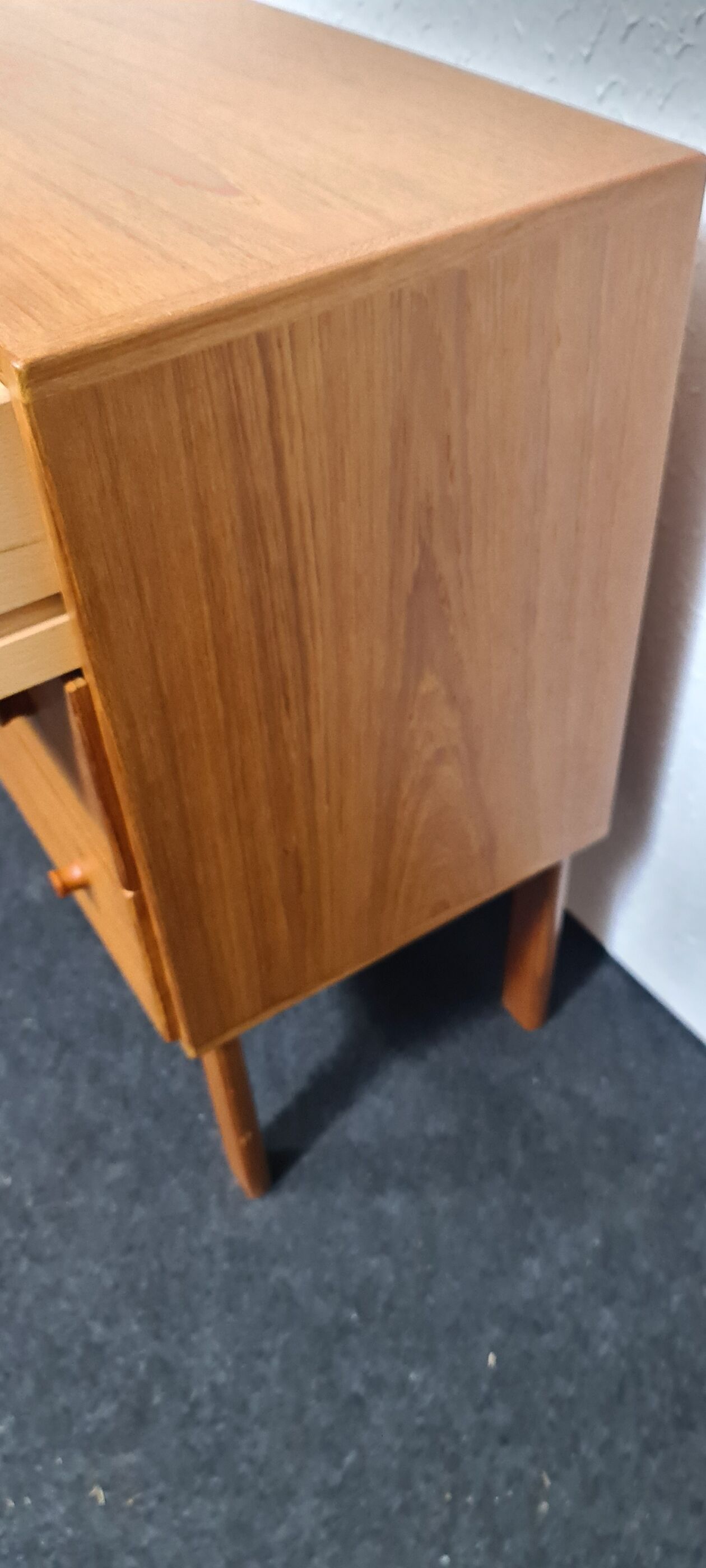 Commode en teck vintage