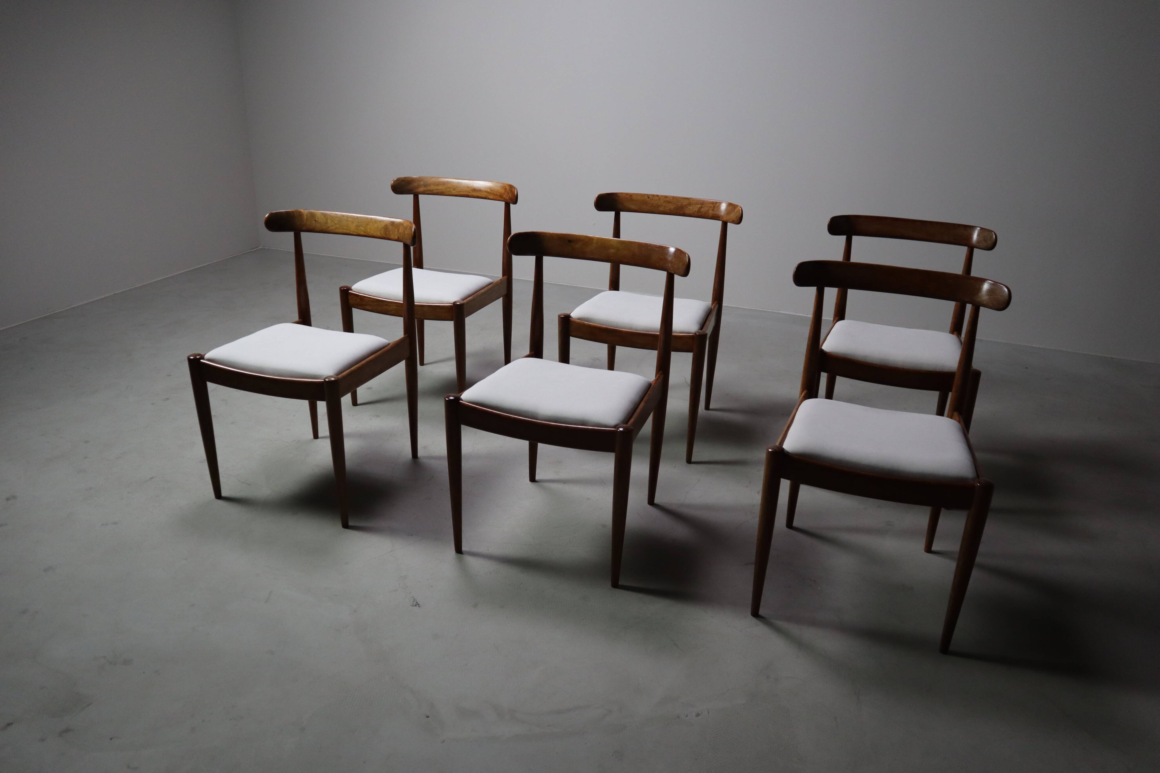 Set of six Alfred Hendrickx Model 500 dining chairs in Rosewood,