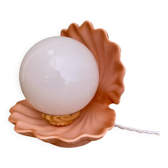 Vintage pink ceramic shell lamp