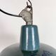 Lampe d'usine en émail pétrolier industriel avec dessus en fonte, années 1960.