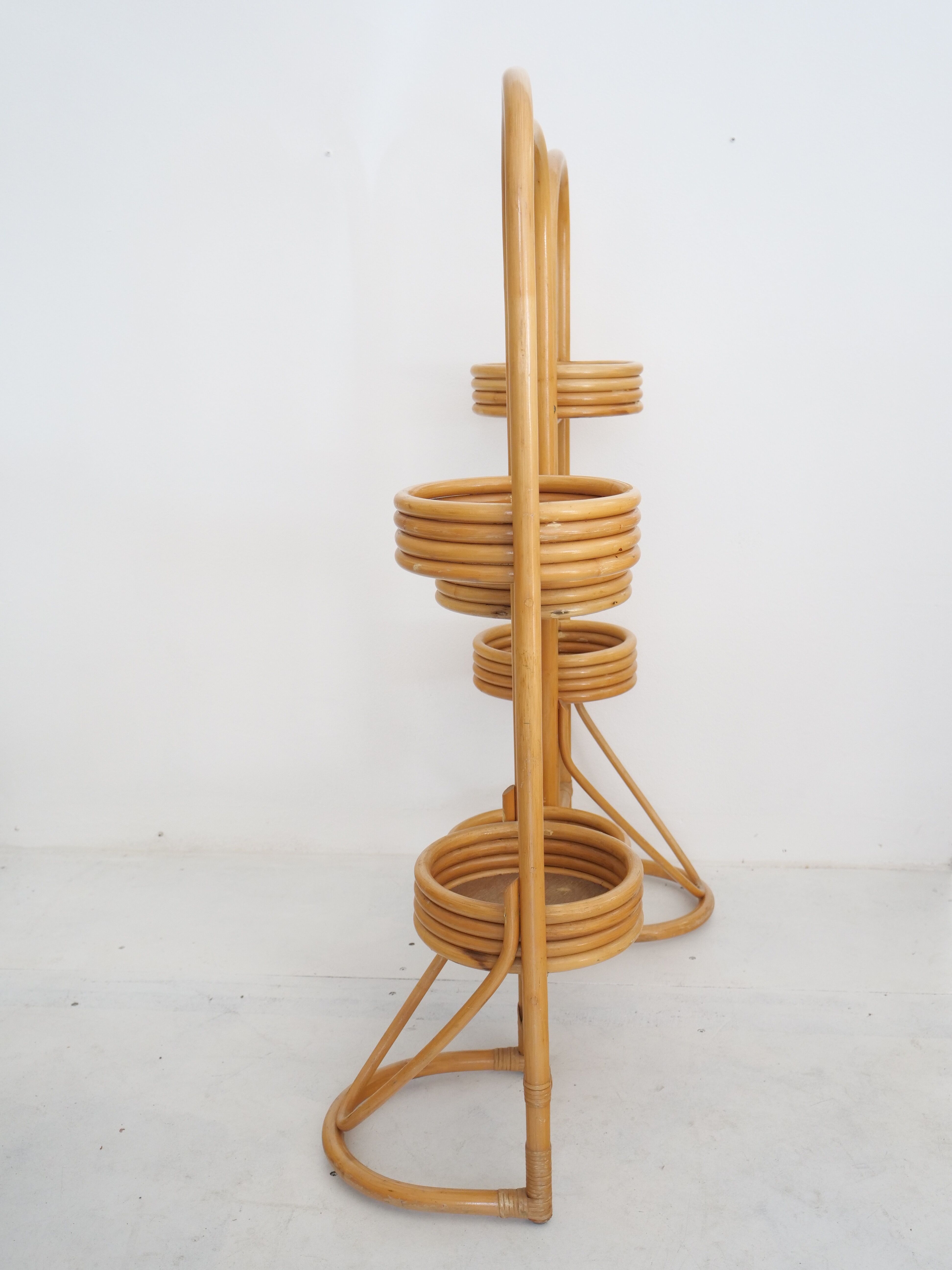 Rattan plant holder