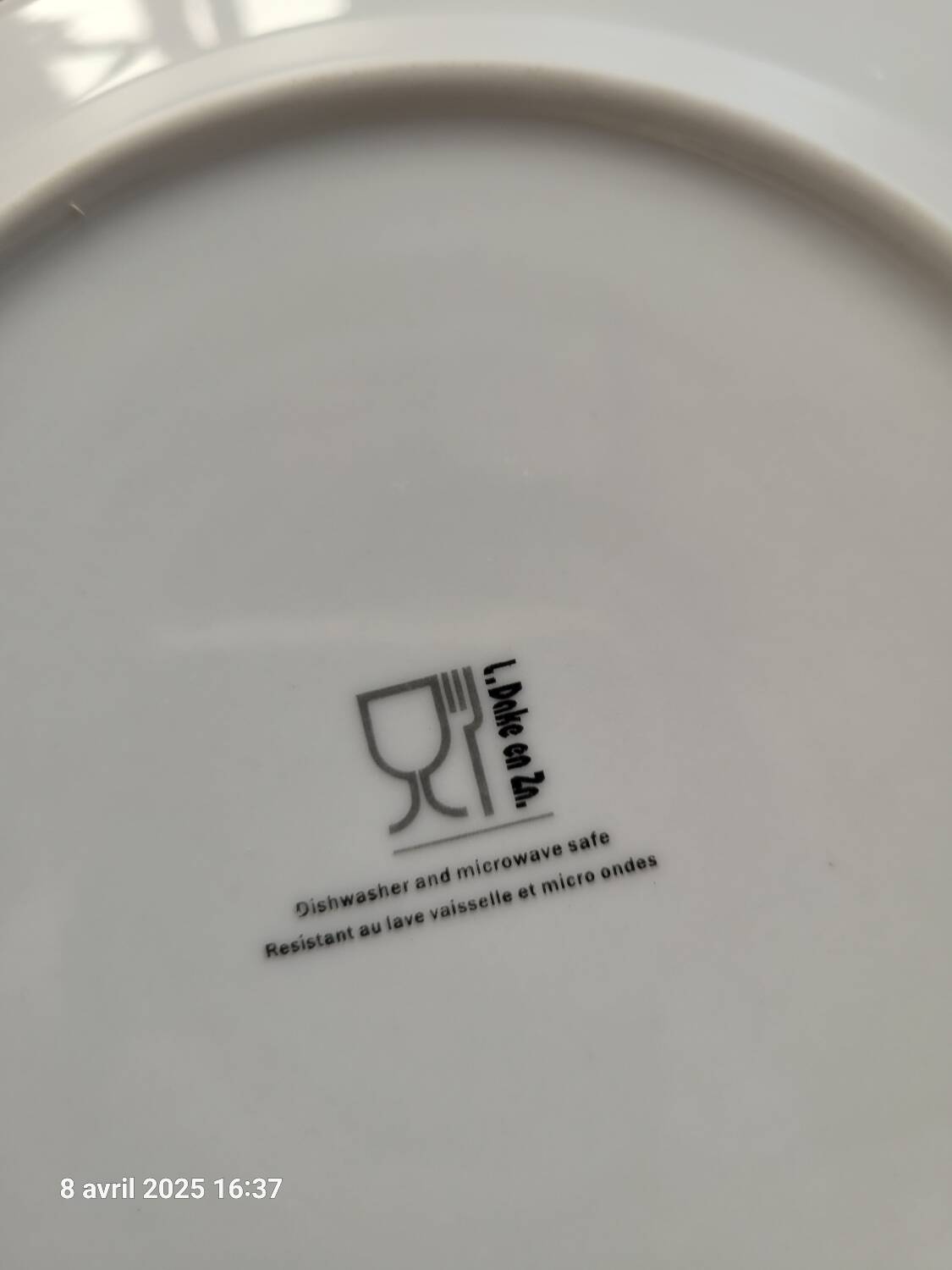 7 yellow and white dessert plates