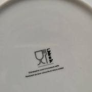 7 assiettes à dessert jaunes et blanches