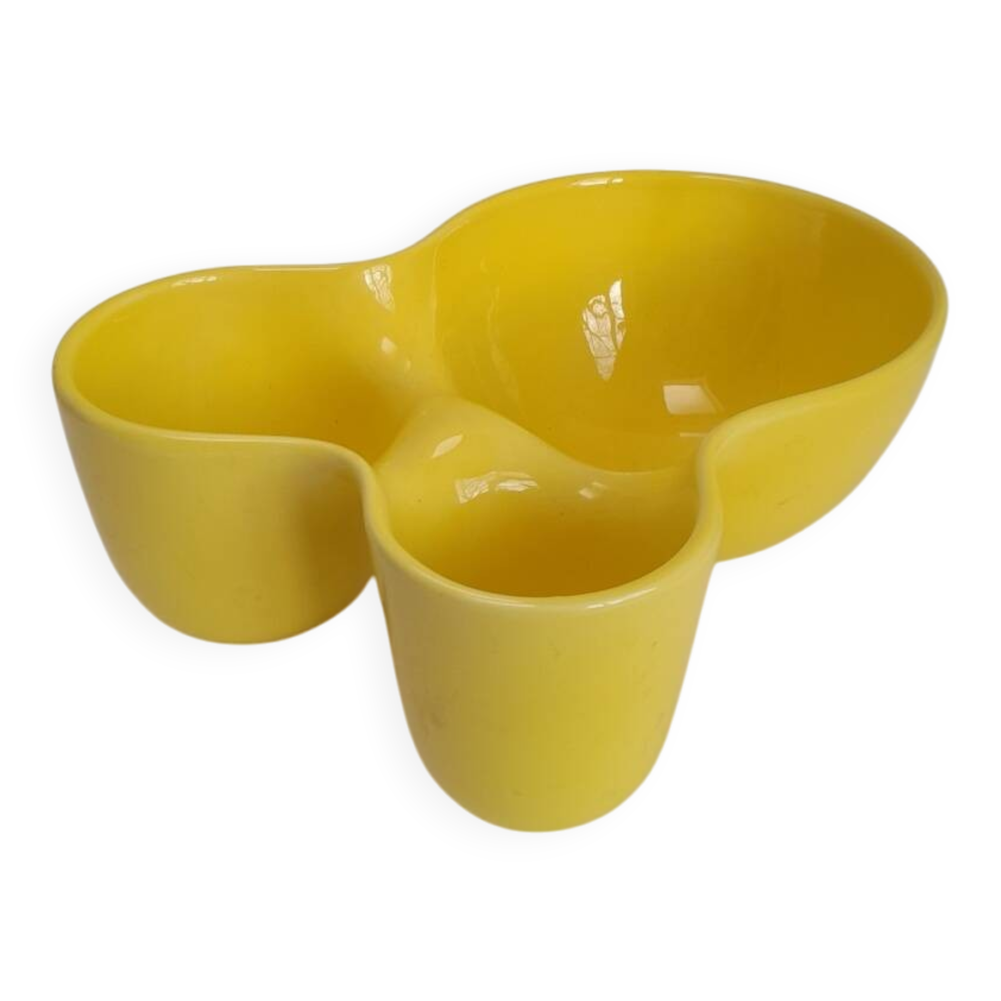 Yellow Vitamin fruit bowl by Muuto